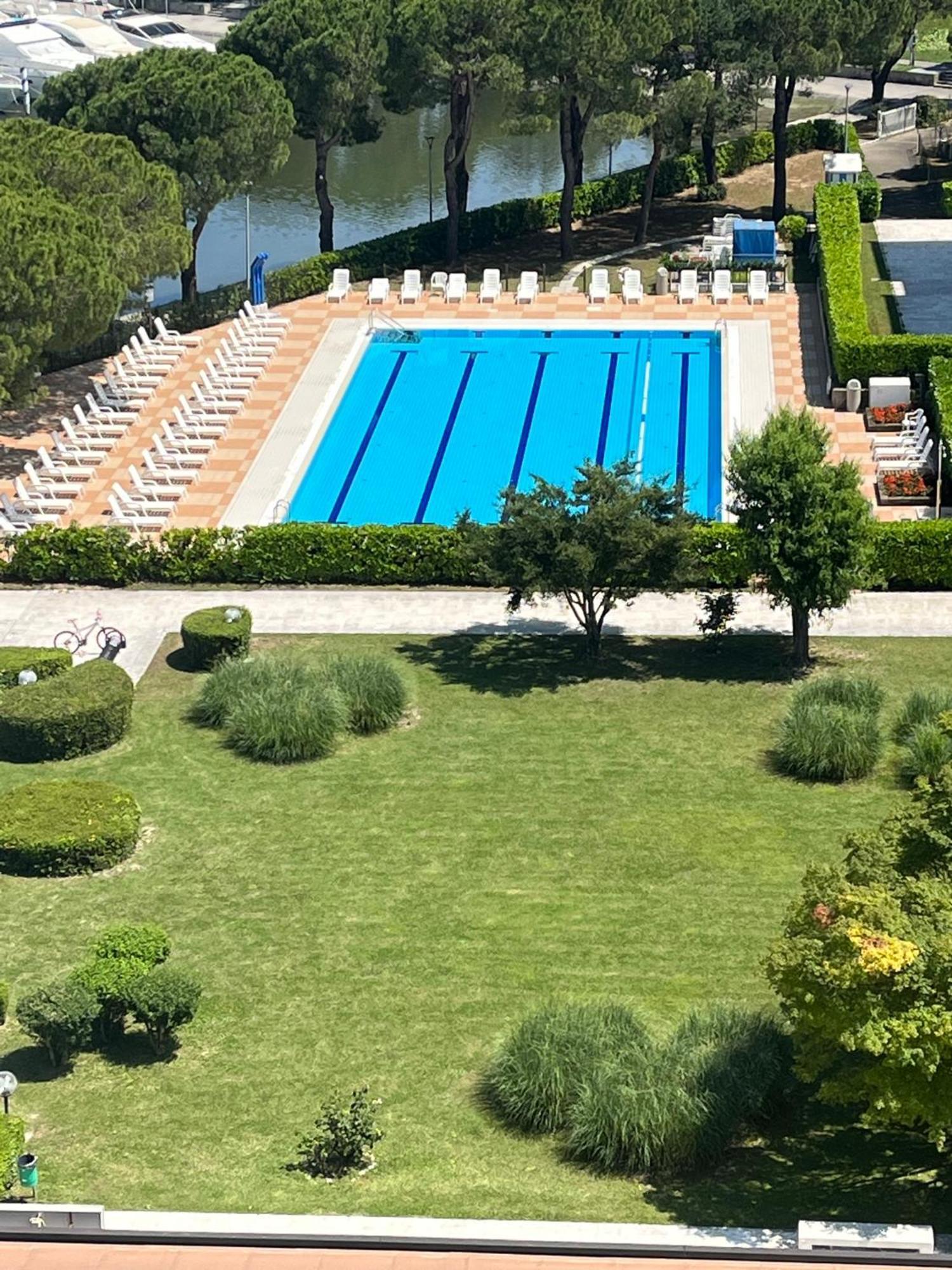 Signora Ruth - Aprilia Residence Aprilia Marittima Ngoại thất bức ảnh
