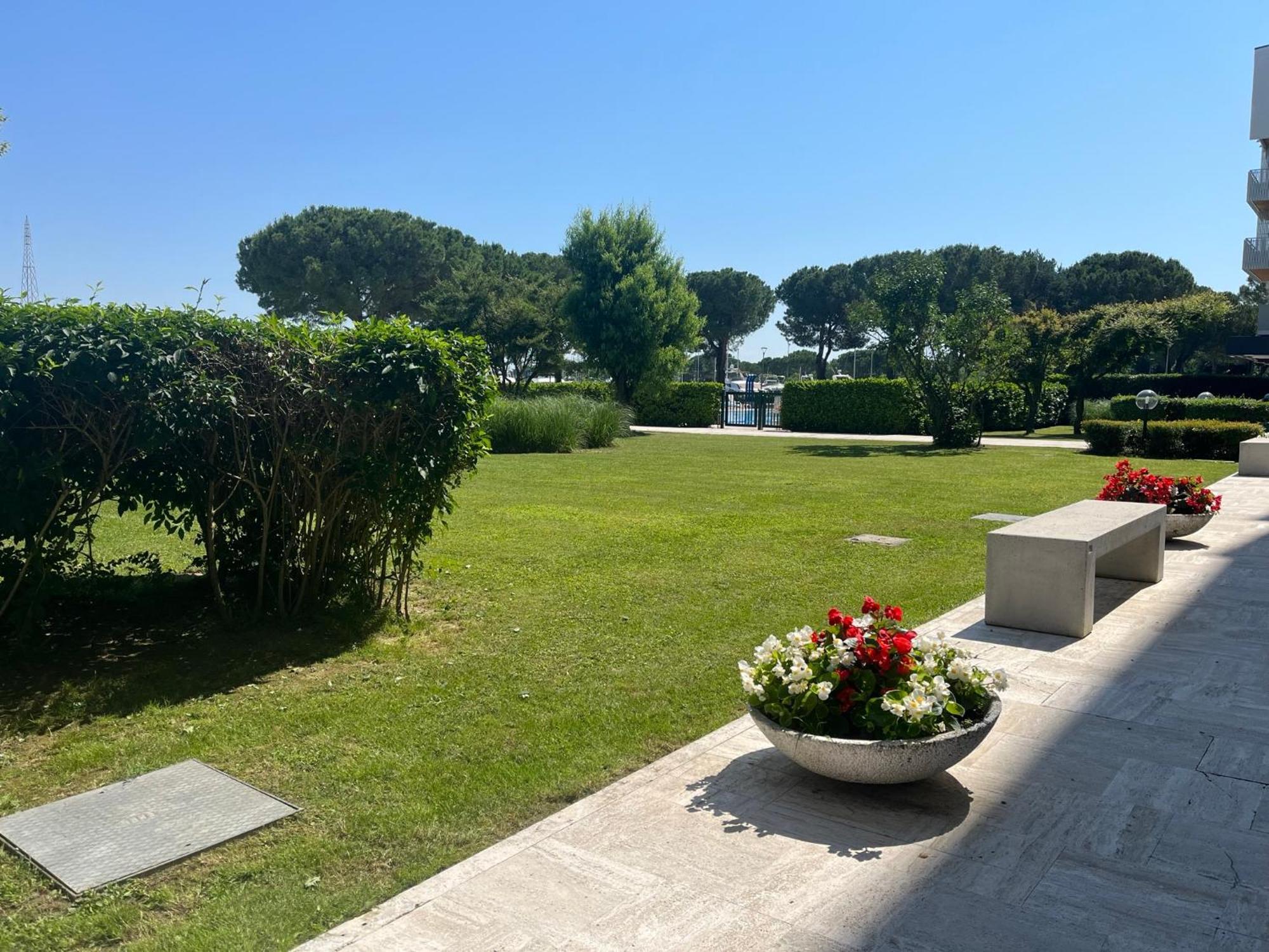 Signora Ruth - Aprilia Residence Aprilia Marittima Ngoại thất bức ảnh