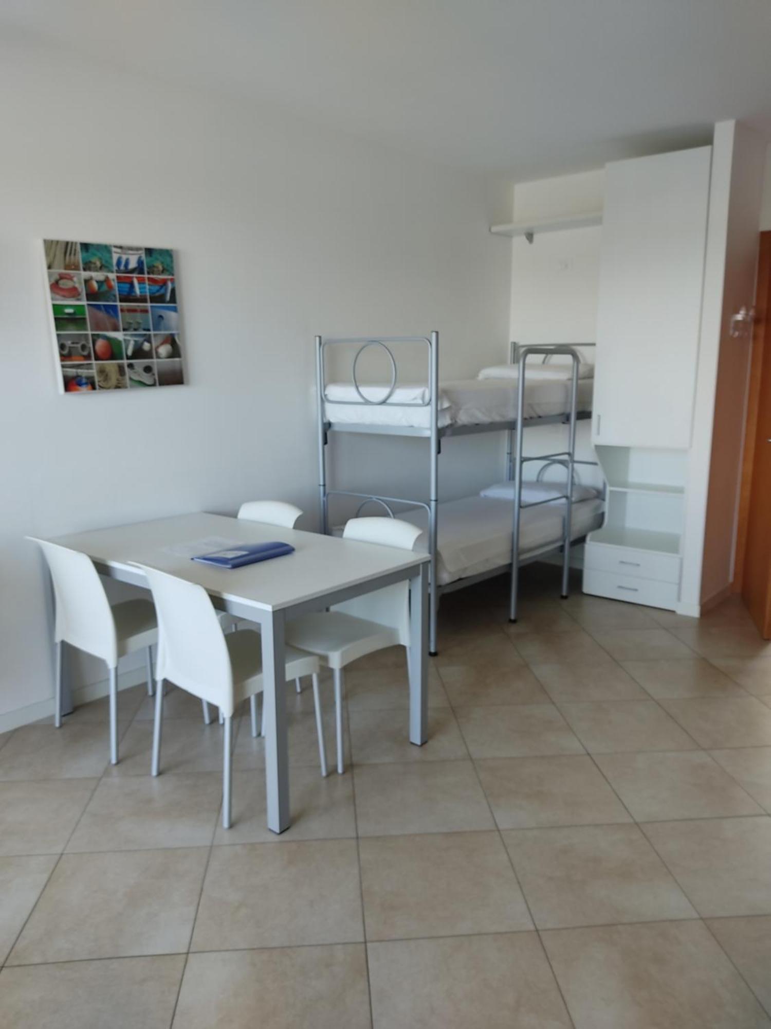 Signora Ruth - Aprilia Residence Aprilia Marittima Ngoại thất bức ảnh